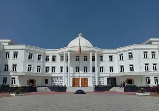 High Court-in Health Worker 100 lakna tur advertisement a thiat